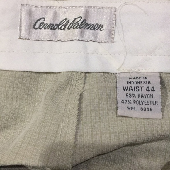44 Waist Khaki Plaid Shorts - Picture 3 of 3